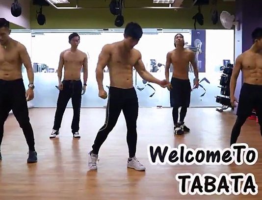 4 phút thần thánh với Tabada để có body 6 múi