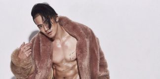 Chủ tịch giả làm model khoe quần sịp quyết liệt