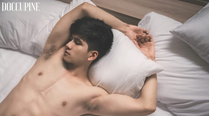 Trai đẹp suýt bị mù sau khi lên đỉnh