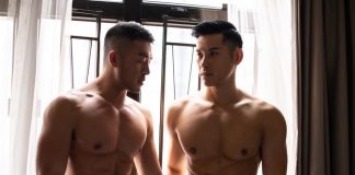 Khi người mẫu quần sịp nam sexy xoa dầu cho nhau