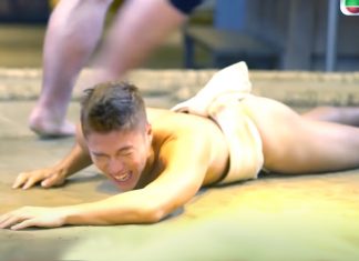 Trai đẹp cởi quần thử đấu Sumo