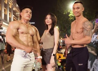 Trai đẹp 6 múi làm phố đi bộ phát cuồng