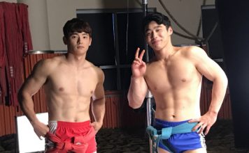 Ngắm 2 nam thần Hàn Quốc đấu vật mê mẩn