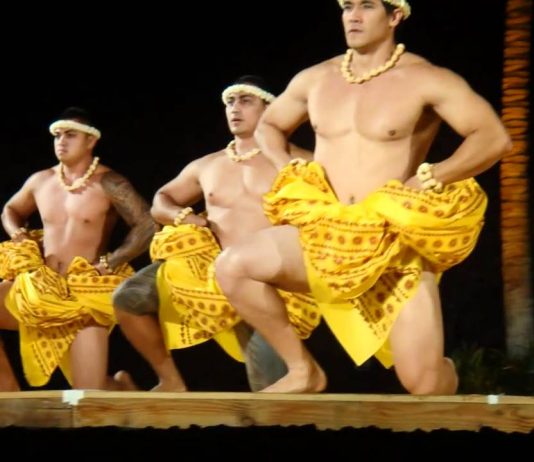 Vũ điệu hấp dẫn của nam giới Hawaii