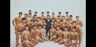 Trai Hàn mặc quần sịp đọ dáng khoe da thịt