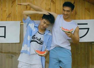 Vẻ nên thơ qua bộ ảnh của cặp đôi trai đẹp cùng dưa hấu