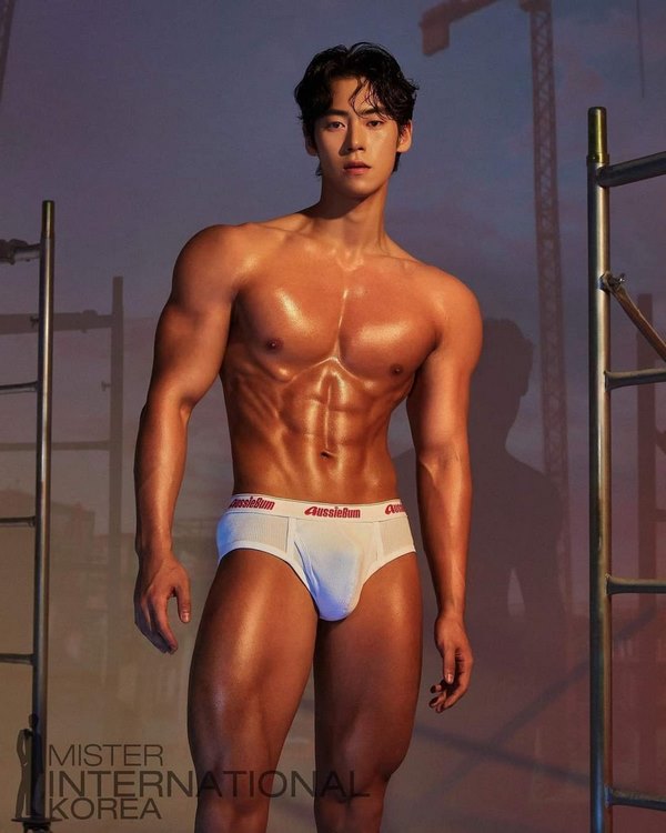 Dàn thí sinh Mister International Korea 2022 diện sịp trắng khoe hàng cực ?khủng?