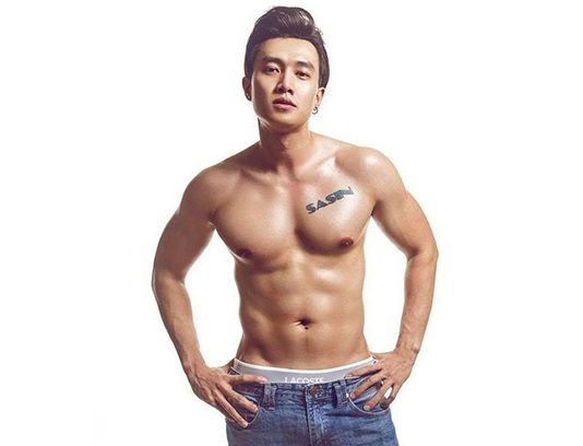 Những màn khoe body “căng đét” của trai đẹp Quốc Trường