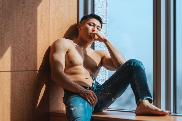 Chinkou đầy lôi cuốn khi đóng phim sex gay ở Việt Nam