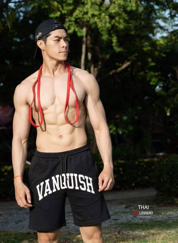 Loạt ảnh nóng bỏng của Ngô Hoàng Phi Việt ? Mister National Universe 2022